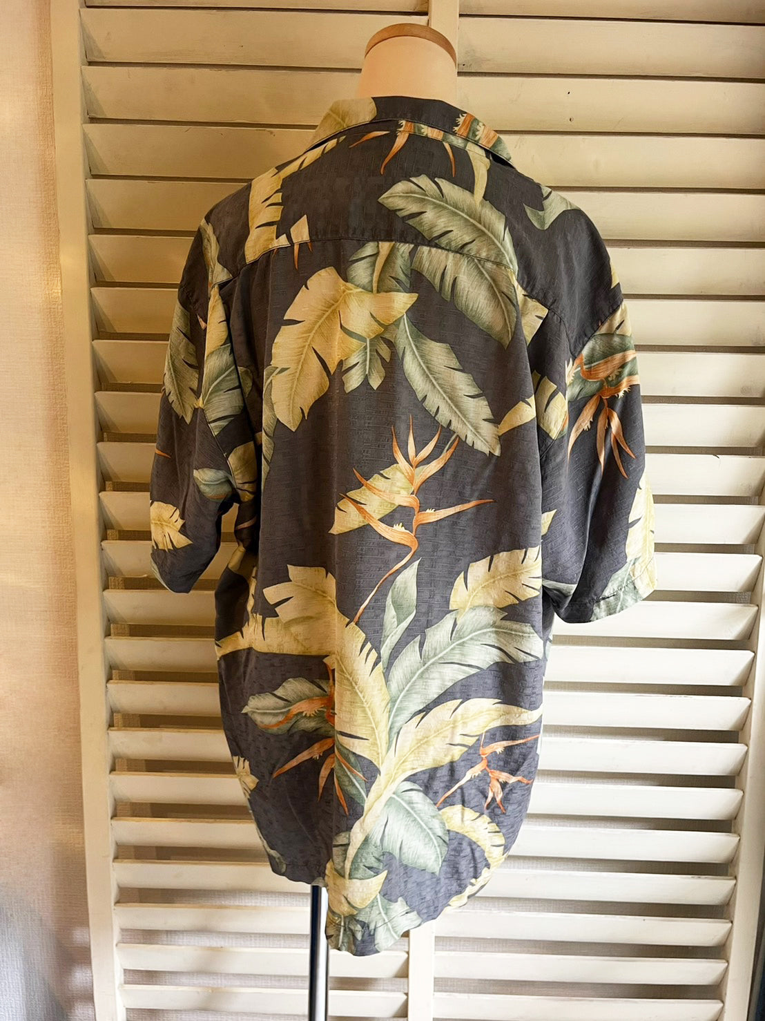 【Tommy Bahama】 All Over Pattan Silk Aloha Shirt トミーバハマ オールオーバーパターン リーフ柄 開襟 シルク アロハシャツ （men's M)