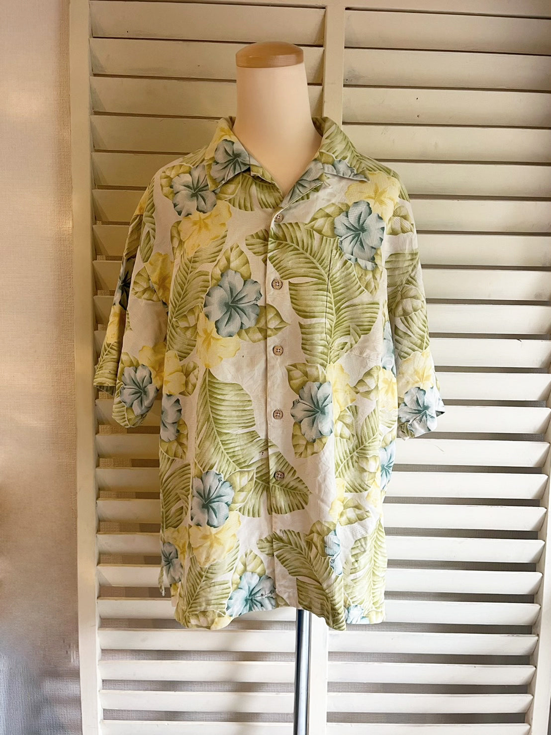 【 Tommy Bahama 】All Over Pattan  Silk Aloha Shirt トミーバハマ オールオーバーパターン リーフ柄 開襟 シルク アロハシャツ （men's L)